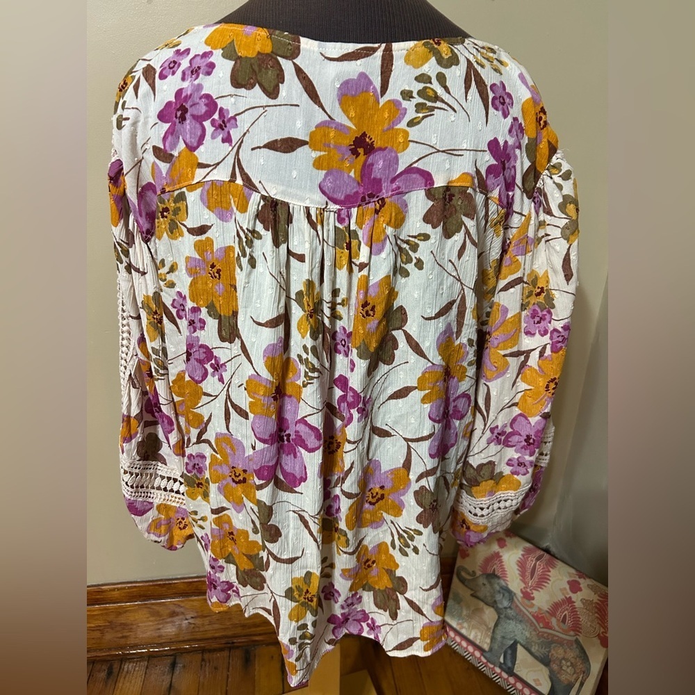 Angie Floral Peasant Top Plus Size 2X Ballon Sleeve Crochet Detail - Picture 4 of 10